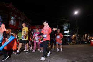 BIB: 128, 
                            <button type="button" onclick="openModal(26262592)" class="btn btn-primary btn-sm float-right btn-popup" data-toggle="modal" data-target=".modal-high-quality">
                        <i class="fas fa-shopping-cart"></i> Add to Cart
                    </button>
                                            <button type="button" onclick="isThisMe(26262592, true)" class="btn btn-success btn-sm float-right btn-popup btn-isme hidden" data-toggle="tooltip" data-placement="bottom" title="นี่คือรูปของคุณใช่ไหม คลิกที่นี่เพื่อเอาเข้าอัลบั้ม">
                        <i class="fas fa-plus"></i> Add to album
                    </button>
                    <button type="button" onclick="isThisMe(26262592, false)" class="btn btn-warning btn-sm float-right btn-popup btn-isnotme hidden">
                        <i class="fas fa-ban"></i> Remove from album
                    </button>